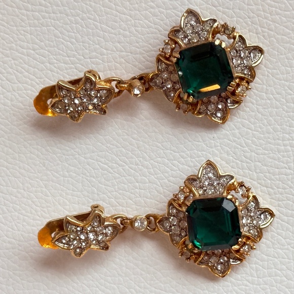 Kenneth Jay Lane Gold and Emerald Green Earrings - Picture 8 of 16